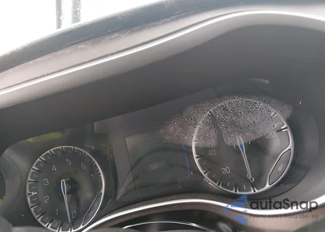 2021 Chrysler Voyager Lxi из США, поврежденный, VIN 2C4RC1DG0MR527740